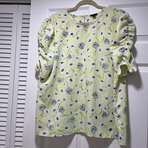 Ann Taylor factory yellow and blue floral blouse, short ruched sleeves